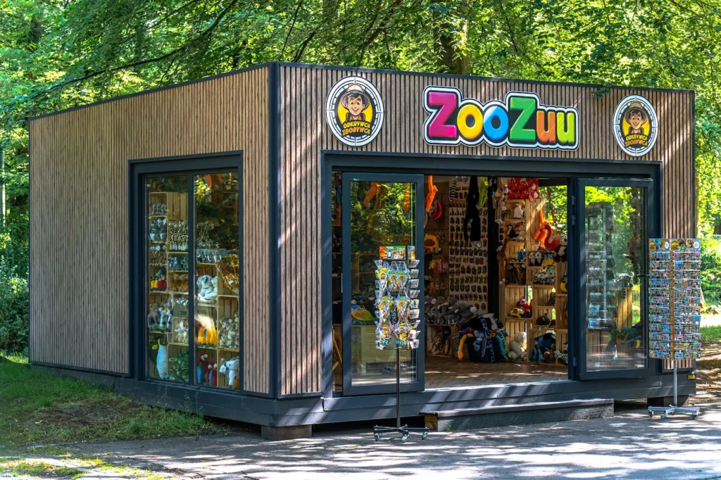 Piętrowy budynek modułowy z kontenerów MODUVO